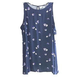 Blue floral tank NWT 💙